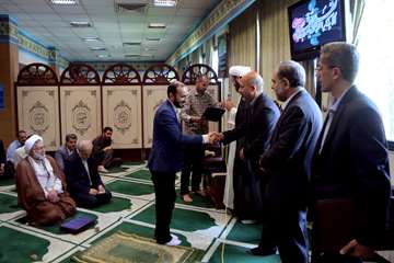 جوایز محل انس با قرآن